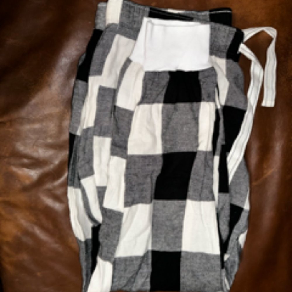 Old Navy Checkered Pajama Pant